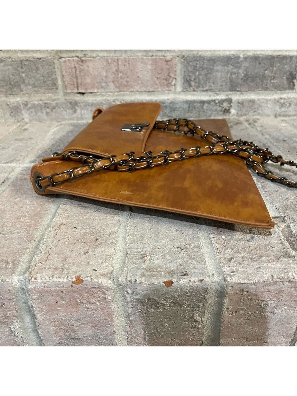 Elegant Brown Chain Bag - Picture 7 of 9